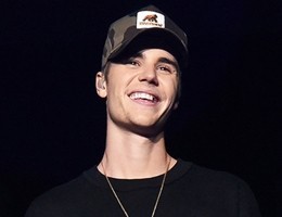 Justin-Bieber-smile-jingle-ball-2015-billboard-650