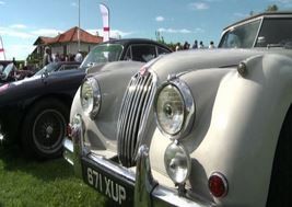 Francia, la febbre delle auto d'epoca (VIDEO)