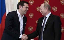 Putin marca stretto Tsipras. Cina: Atene resti nell'euro