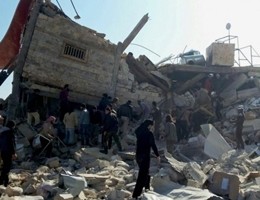 In Siria bombardate anche scuole ed ospedali, 50 morti