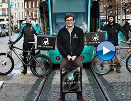 Cene da chef comodamente a casa, "Deliveroo" arriva anche a Roma