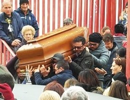 Duplice omicidio a Palermo, in centinaia ai funerali di Vela