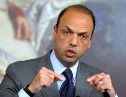 Alfano, alleanza moderati prematura. Oggi Berlusconi dice no