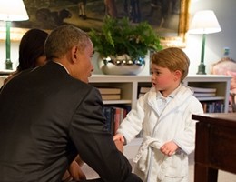 Baby George conquista Obama e oscura i genitori