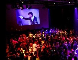 Festa nel club di Minneapolis, l'omaggio rock a Prince