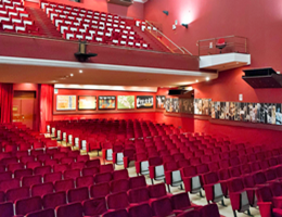 interno-teatro-verga