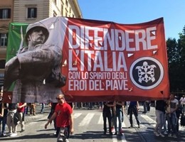 Partito a Roma il corteo dei neofascisti di CasaPound