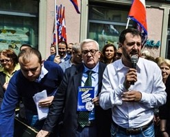 Salvini contestato a Salone libro: solite zecche rosse