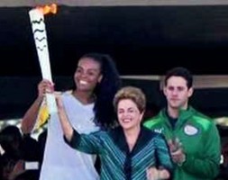 La torcia olimpica è in Brasile. Rousseff: Giochi trionfali