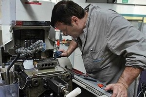 Rinnovato contratto dei metalmeccanici, 92 euro di aumento medio. Boccia: "Verso paese più moderno"