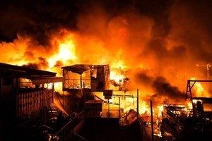 Incendio in una baraccopoli a Manila, 15mila evacuati