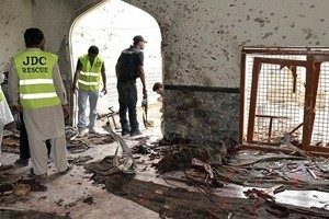 pakistan attentato moschea