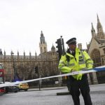 Londra, spari vicino al Parlamento 12 feriti, assalitore ucciso