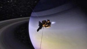 Il tuffo della sonda Cassini, mai così vicina a Saturno