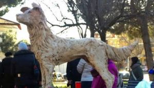 Statua dedicata al cane Angelo collocata a Roma nel quartiere Monteverde