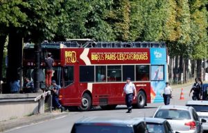 bus,turisti,ponte,parigi