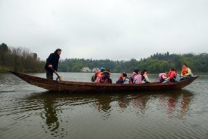 cina studenti barca