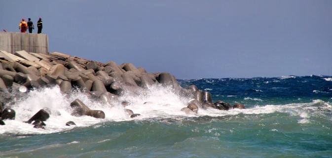 Mareggiata a Savona: turista torinese muore annegato, tre persone salvate