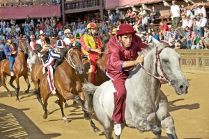 Palio_di_Siena_-_Assunta_2011_-_Torre_2