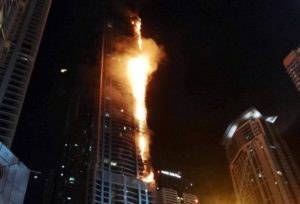 Dubai, incendio in grattacielo nel distretto di Marina