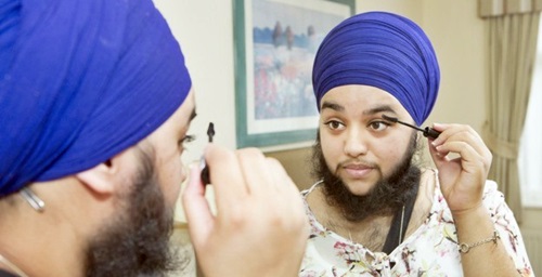 La Pi Giovane Donna Al Mondo Con La Barba Entra Nel Guinness