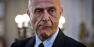 Minniti a Parlamento Ue: foreign fighters nei flussi migratori