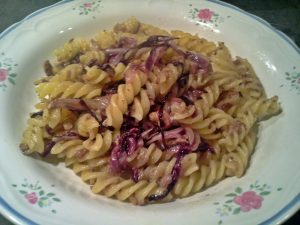 FUSILLI RADICCHIO, SPECK E NOCI