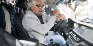 Grillo esce da simbolo M5s, lancia Di Maio e chiude su alleanze