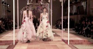 Moda Parigi, i contrasti e le armonie di Alexander McQueen