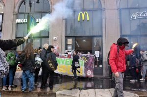 protestastudenti, McDonald's