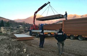 terremoto-arrivano-container-norcia-9