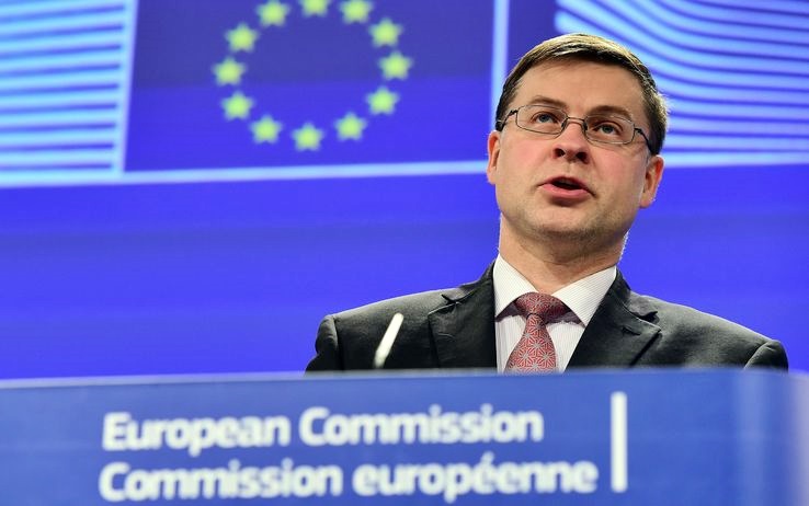 Bruxelles promuove (con riserva) manovra ma debito pubblico “preoccupante”