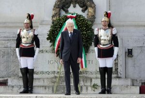 25 Aprile: Mattarella e Renzi ad Altare Patria per 70/o