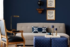 Parete-blu-navy-soggiorno-1