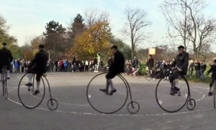 Praga vintage, velocipedi in pista per la gara autunnale