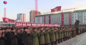 Nord Corea, la festa in piazza dopo il lancio del missile