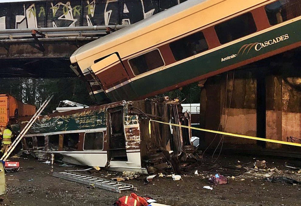 Seattle-incidente-treno-2-990x678