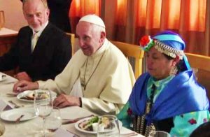 Papa Francesco in Cile a tavola con i Mapuche