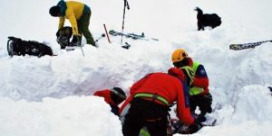 alpinisti neve