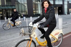 LeU: Boldrini visita condominio 'green' a Milano