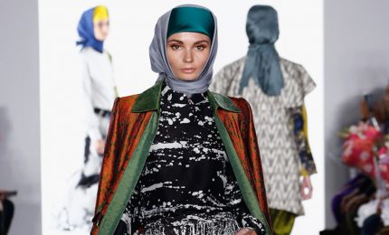 L'abaya protagonista in passerella a New York con Vivi Zubedi