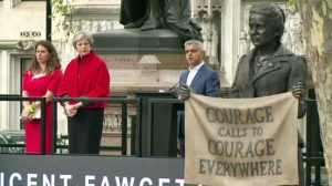 Inaugurata la prima statua di donna davanti a Westminster