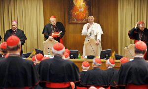 Papa Francesco durante il Concistoro con i cardinali e i patriarchi