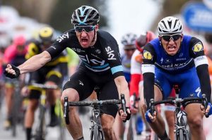 Elia Viviani (Team Sky) out-sprints Marcel Kittel (Etixx-QuickStep)