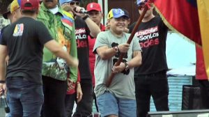 Maradona balla per Maduro