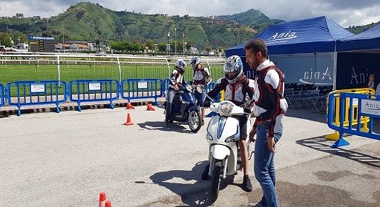 Sicurezza stradale/ A Napoli Ania Campus per educare giovani su sicurezza stradale