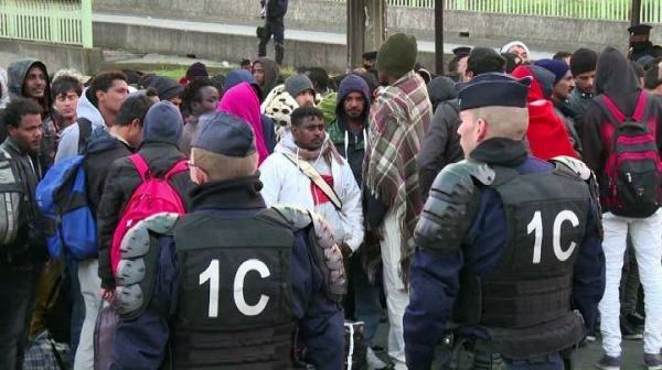 migranti di Parigi