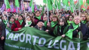 Ovazione in piazza a Buenos Aires per il sì all'aborto