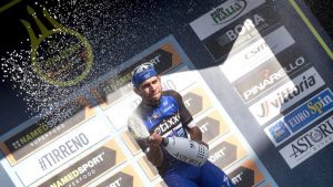 Gaviria vince la prima tappa