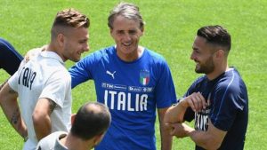 Il nuovo c.t. azzurro Roberto Mancini tra Immobile e D'Ambrosio